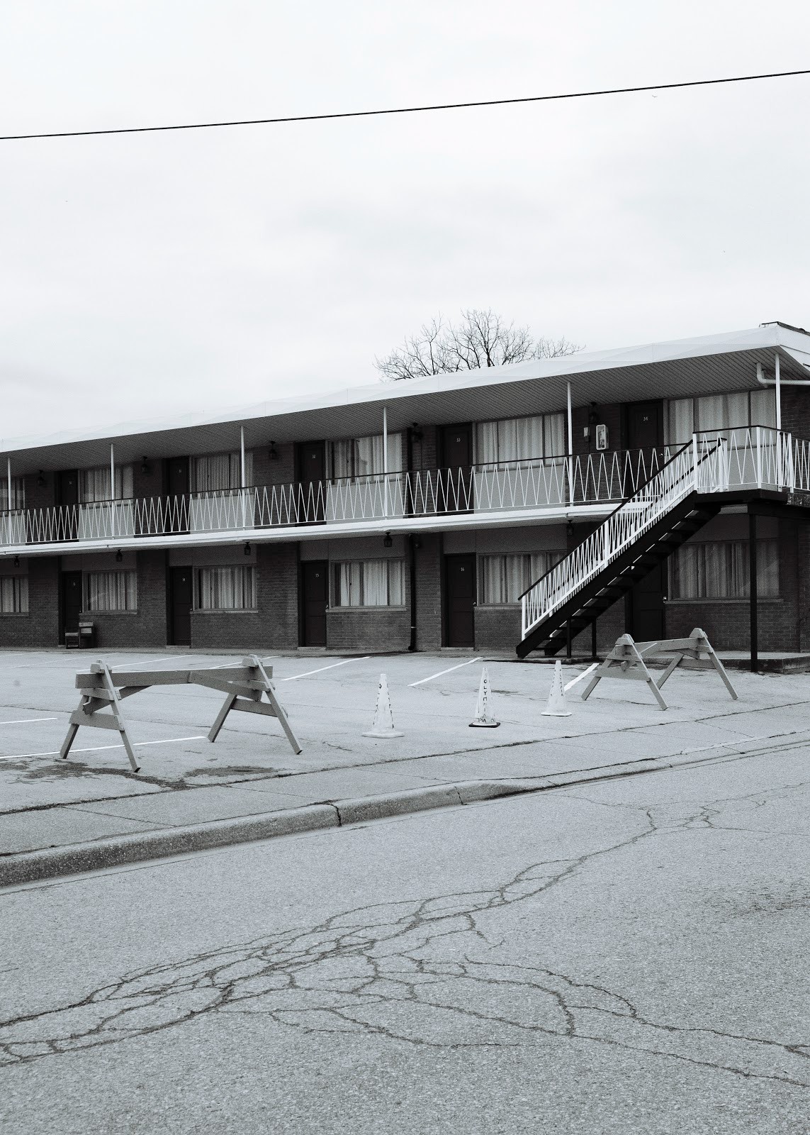 Empty Motel, Niagara Falls
